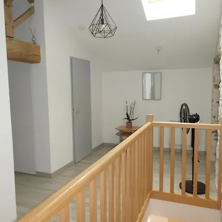 Maison Renovee En Pleine Campagne Avec Terrain, Terrasse Et Equipements Familiaux - Fr-1-426-157 *