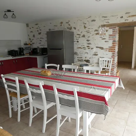 Maison Renovee En Pleine Campagne Avec Terrain, Terrasse Et Equipements Familiaux La Roche-sur-Yon