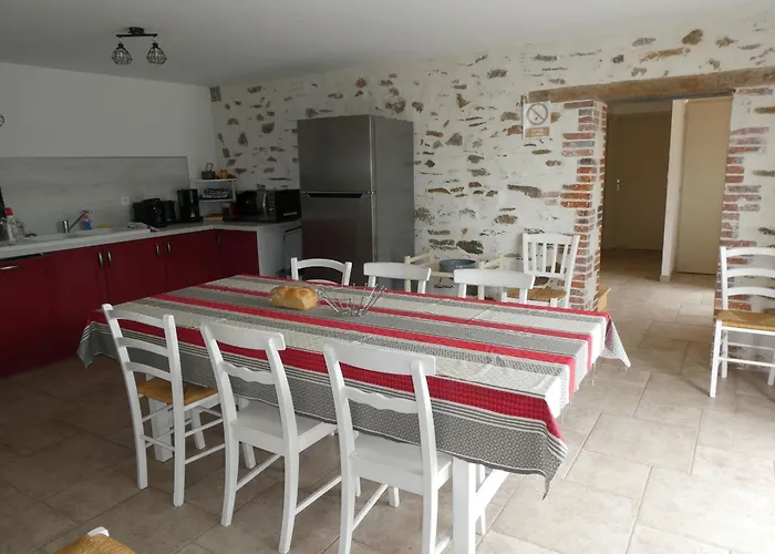 Maison Renovee En Pleine Campagne Avec Terrain, Terrasse Et Equipements Familiaux - Fr-1-426-157 La Roche-sur-Yon