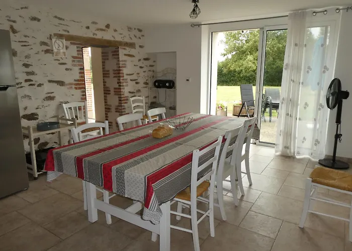 Ferienhaus Maison Renovee En Pleine Campagne Avec Terrain, Terrasse Et Equipements Familiaux - Fr-1-426-157 *